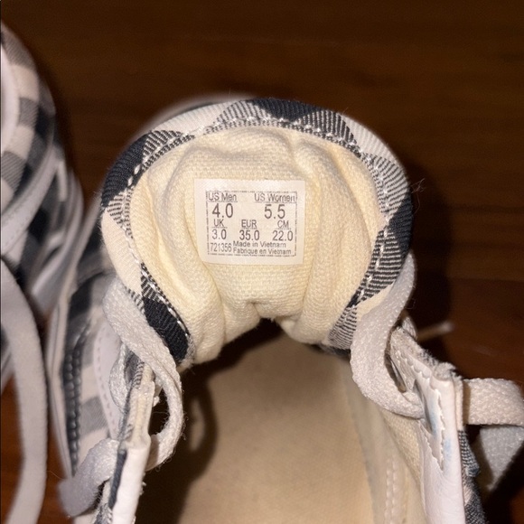 VANS - Picture 3 of 5